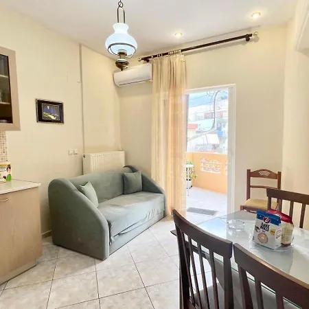 Angie A2 Close To The By 8essentially * 干尼亞